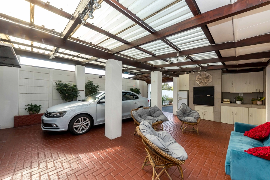 3 Bedroom Property for Sale in Heathfield Western Cape